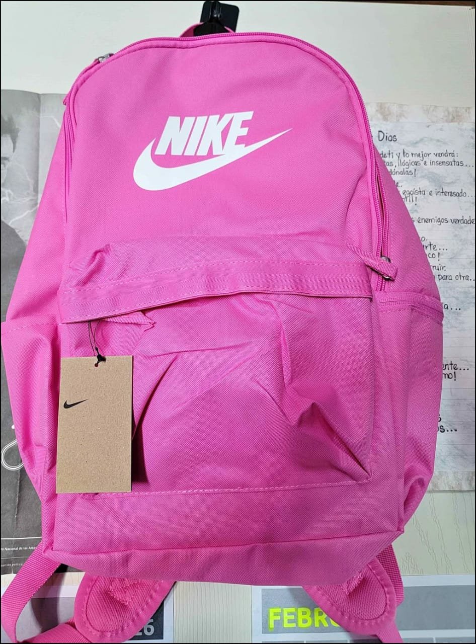Mochila Nike Rosa “Logo Classic”